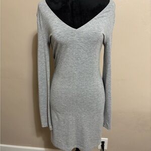 Forever 21 Light Gray V-Neck Long Sleeve Dress